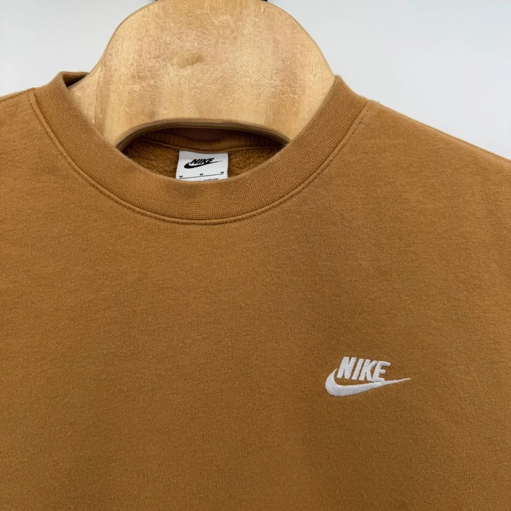 Nike Sweatshirt Mens M Brown Sportswear Club Fleece Crewneck BV2662-224